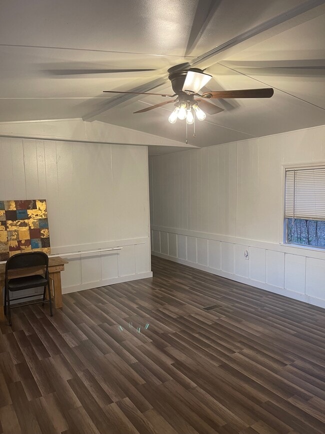 Foto del edificio - 2315 Geri Ann Ln