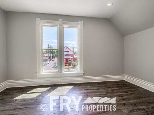 Foto del edificio - Beautiful, fully remodeled second floor duplex in South Broadway/West Wash Park