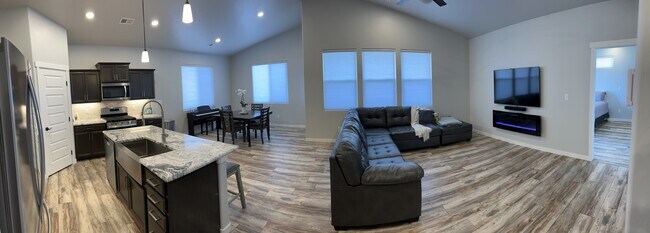 Foto del edificio - 2464 Apex Ave