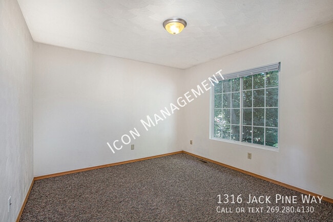 Building Photo - 1316 Jack Pine Way