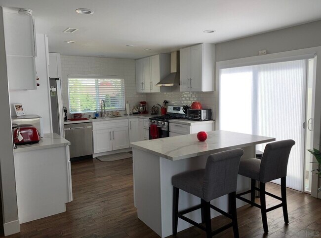 Foto del edificio - 6690 Amberly St
