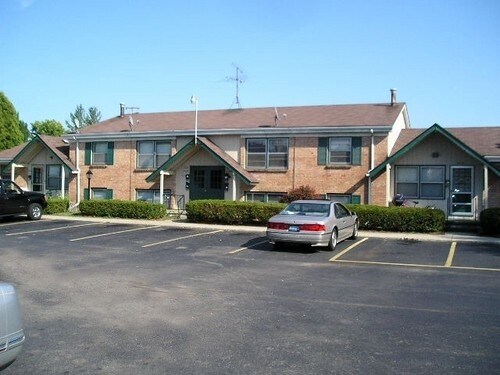Building Photo - 4215-4241 Oak Park Dr SE