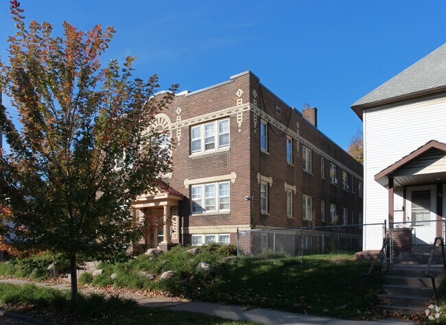 Building Photo - 3052 11th Ave S