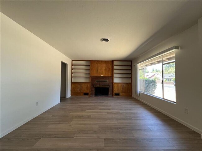 Foto del edificio - Lovely Historic Folsom 2 Bedroom Home on Corner Lot