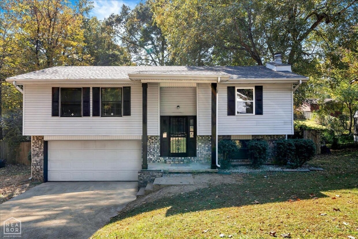 Primary Photo - 3 Bedroom Home in Jonesboro School District