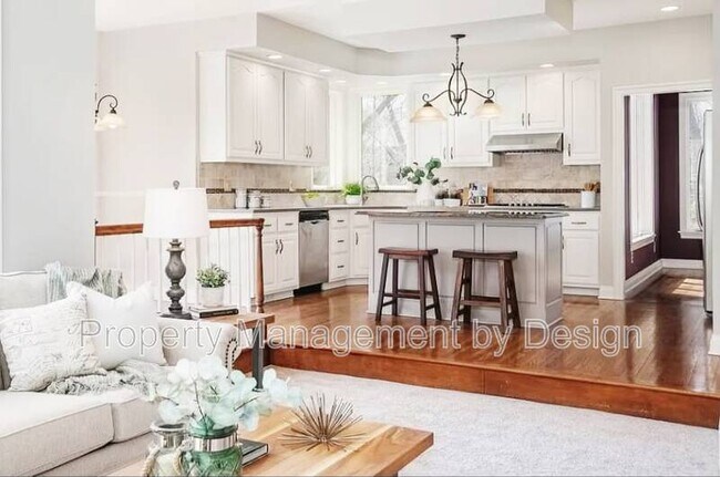 Building Photo - 921 Vineland Ct