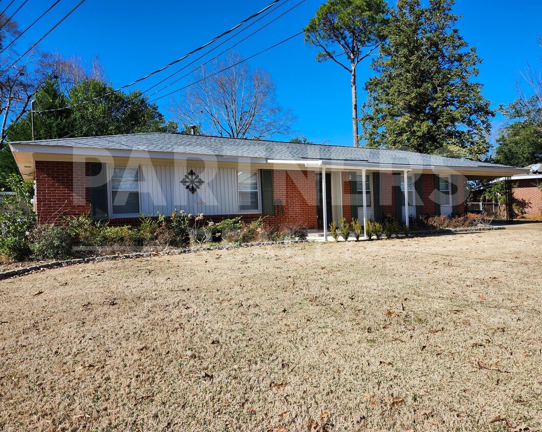 Primary Photo - 967 Green Forest Dr
