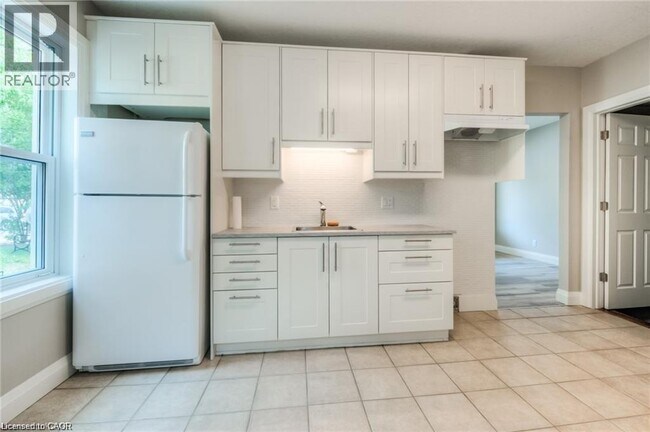 Photo du bâtiment - 58 Cedar St N