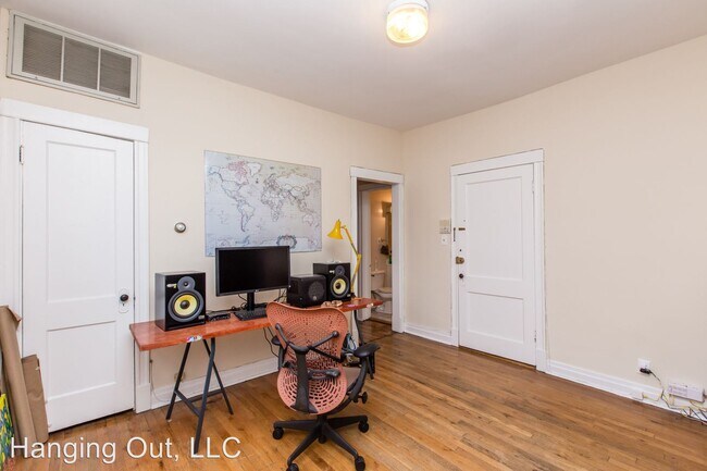 Building Photo - 1457 N Bell Ave