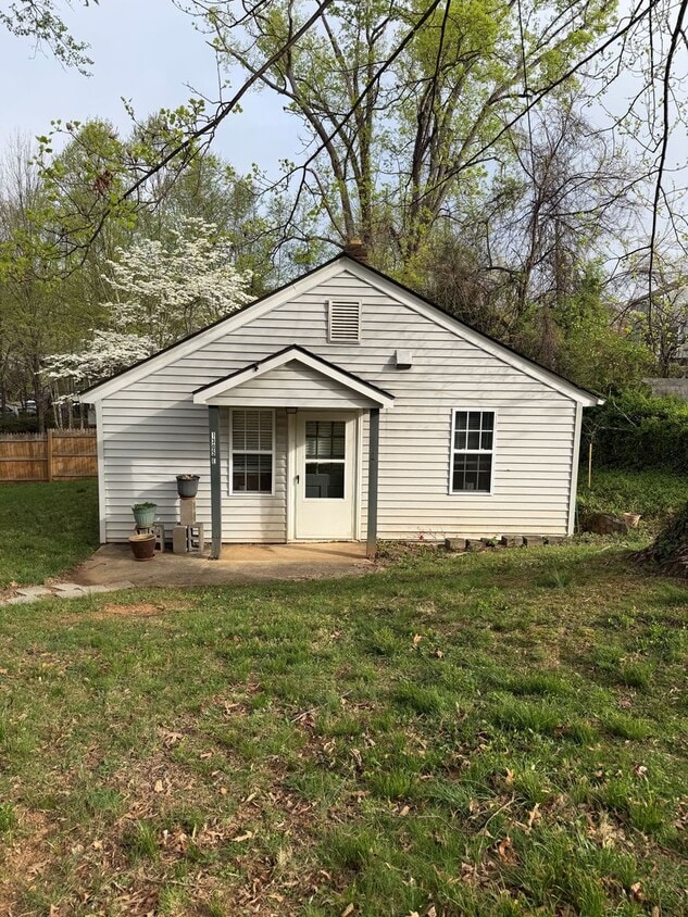 Building Photo - 1305 Cherry Ave