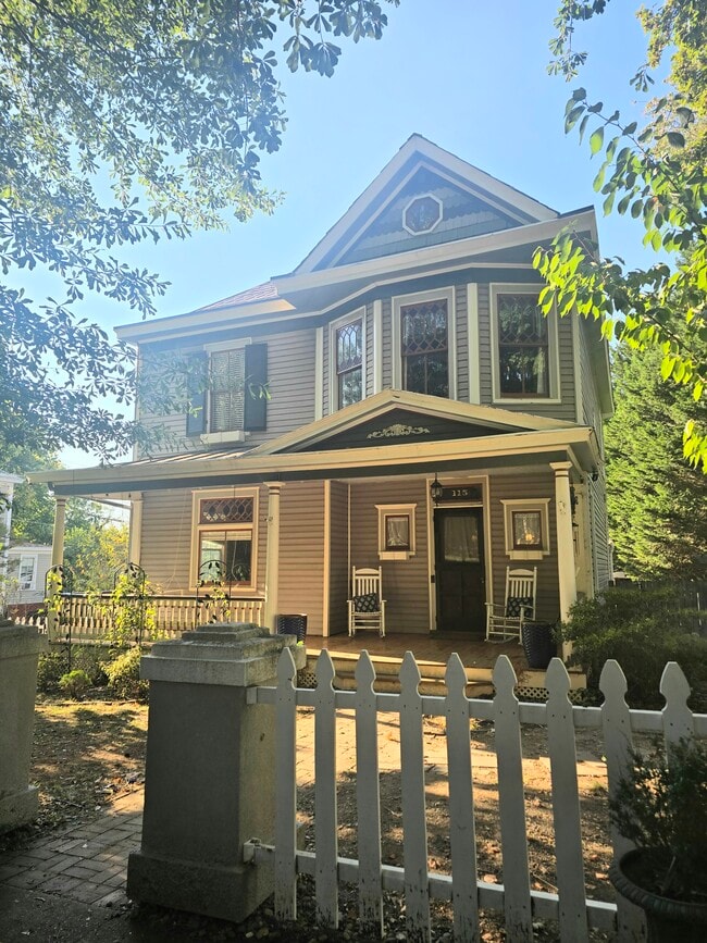 Building Photo - 115 Denver Ave