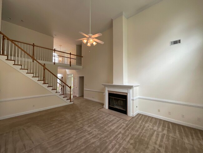 Building Photo - 375 Barnsley Dr