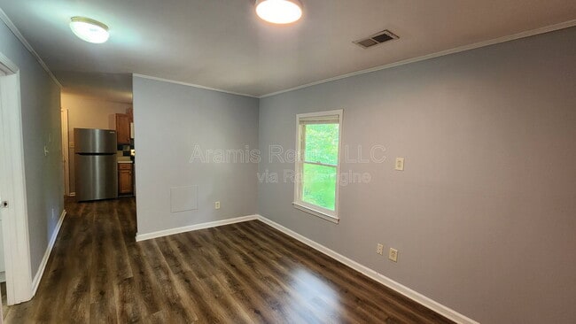 Building Photo - 2284 Alvin Dr NW