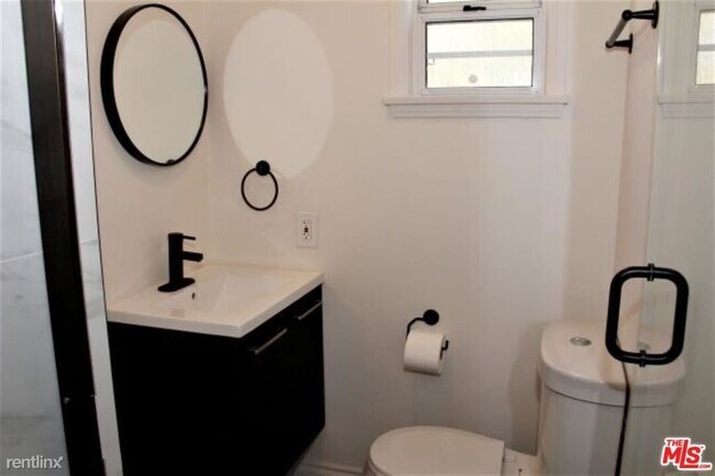 Foto del edificio - 3 br, 2 bath House - 1122 S Rimpau Blvd