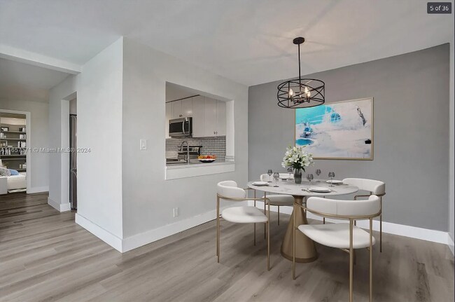 Foto del edificio - 7175 Orange Dr