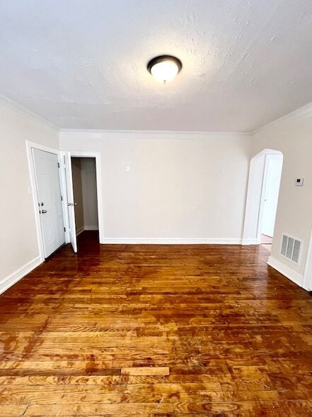 Building Photo - 1148 N Lawndale Ave