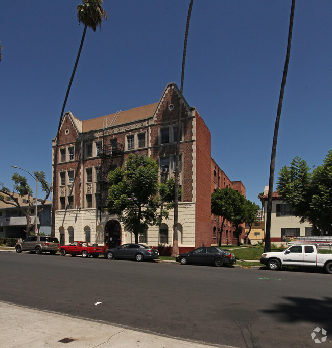 Building Photo - Wilshire Villas North