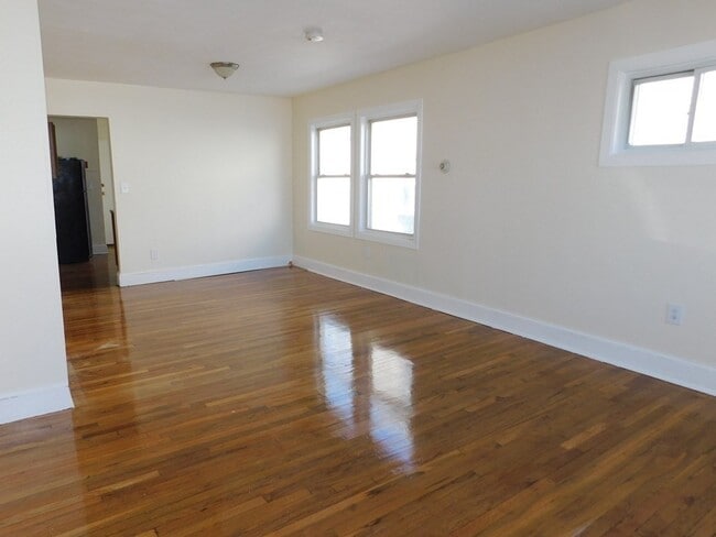 Building Photo - 47 Granfield Ave