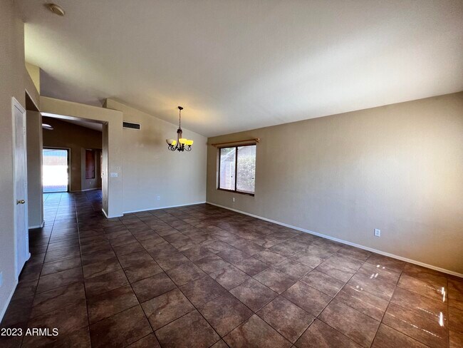 Building Photo - 2810 S Los Altos Pl
