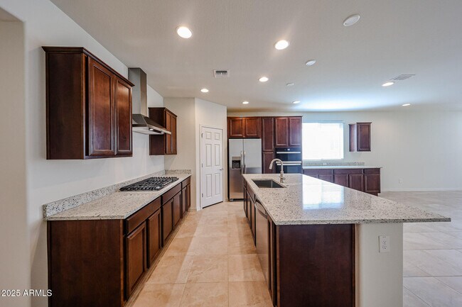 Foto del edificio - 16701 W Whispering Wind Dr