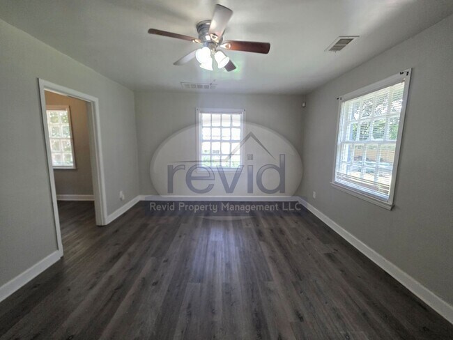 Foto del edificio - Beautiful 2 Bedroom Home!