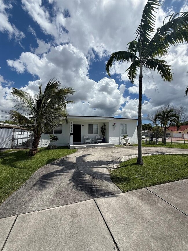 Building Photo - 2445 SW 90th Ave