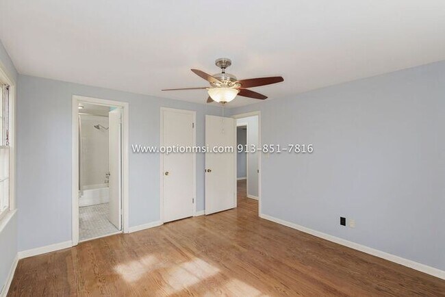 Foto del edificio - Ready for immediate move-in!