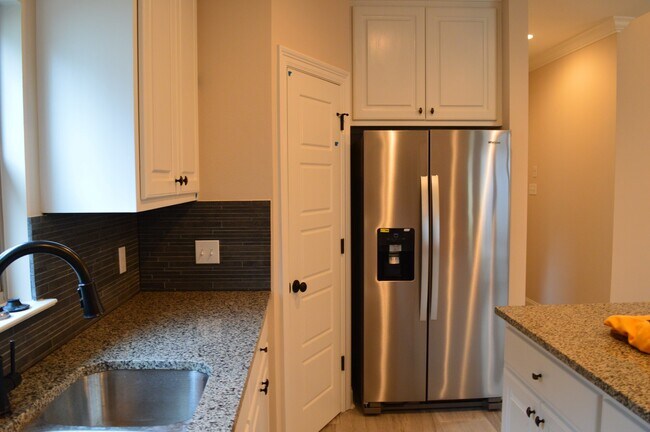 Foto del edificio - 4 bedroom home in Prairieville