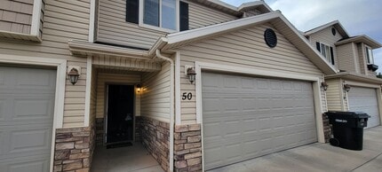 Building Photo - 1677 N Main St