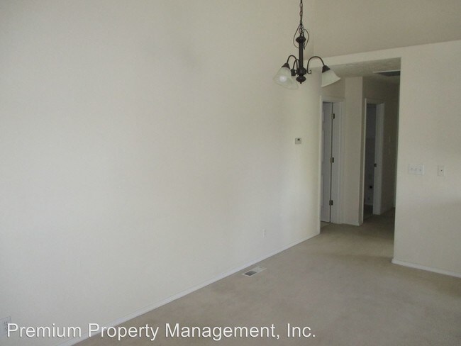 Building Photo - 1485-1485 Orchardview Ave NW