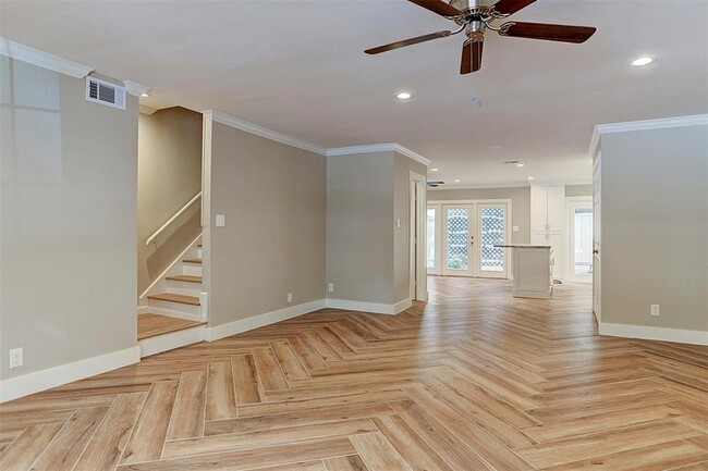 Building Photo - 12620 Rip Van Winkle Dr