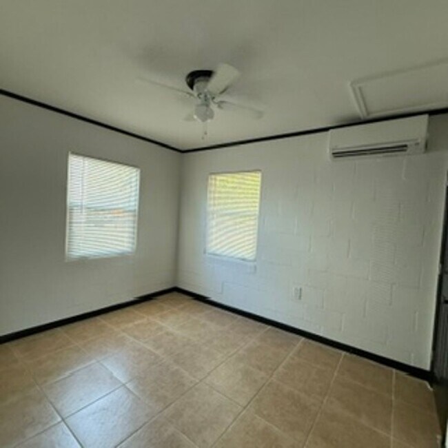 Foto del edificio - 1 Bedroom, 1 Bath Cottage