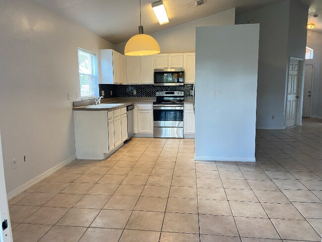 Building Photo - 350 Seville Pointe Ave