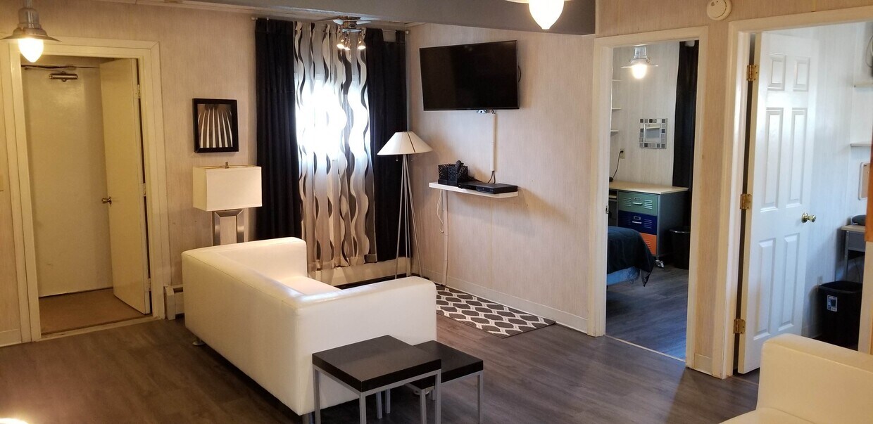Foto principal - 33 S White Oak St