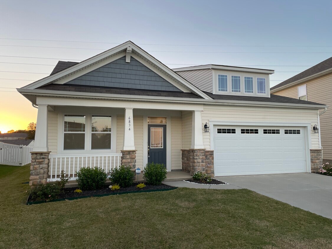 Foto principal - 6834 Meridale Forest Dr