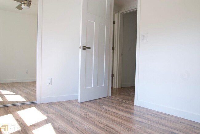 Foto del edificio - 302 Norris St