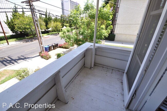 Building Photo - 1 br, 1 bath Apartment - 14830 Dickens Str...