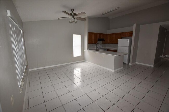 Building Photo - 1023 Cranberry Dr