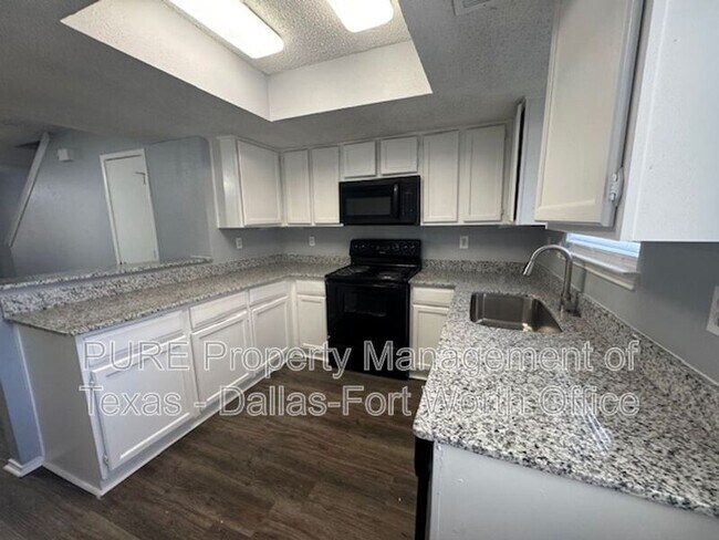 Foto del edificio - 4004 W Pioneer Dr