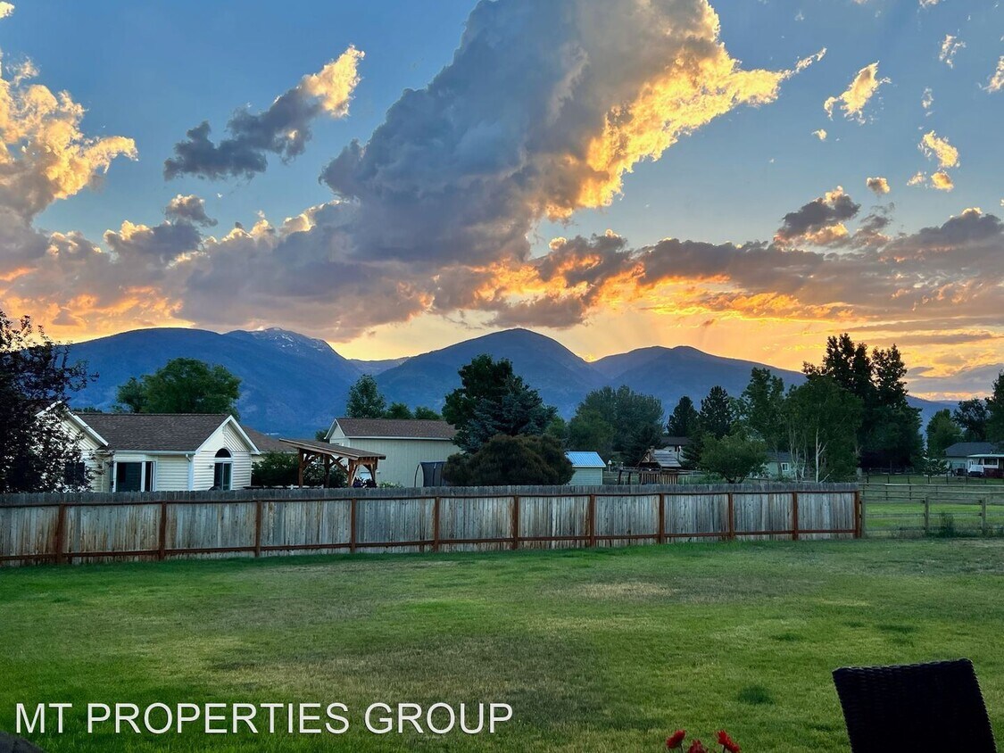 3 br, 2.5 bath House 330 Hidden Valley House Rental in Florence, MT