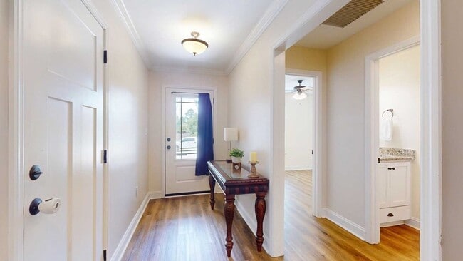Foto del edificio - 205 Grove Pointe Dr