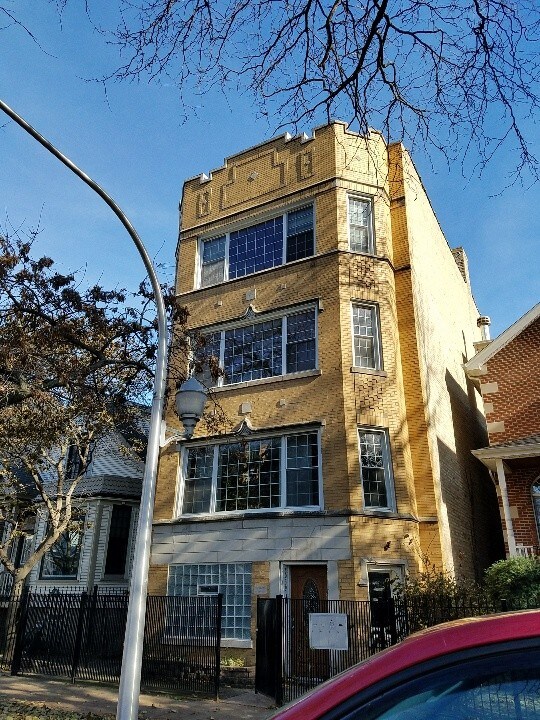 Foto principal - 2039 N Albany Ave