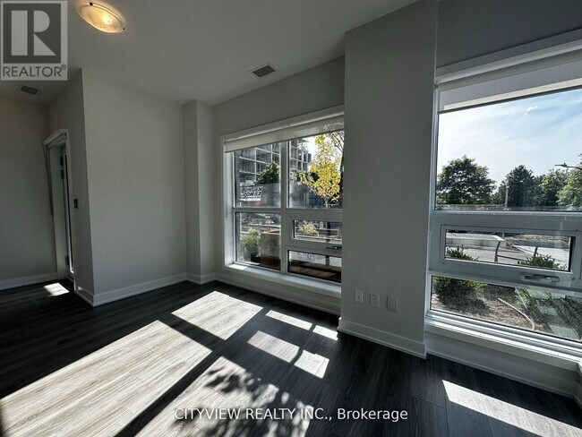 Photo du bâtiment - 4130 Parkside Village Dr