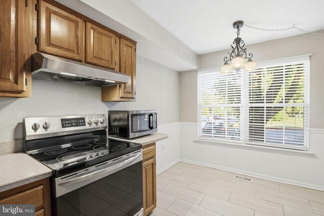 Foto del edificio - 4330 Gilmer Ct