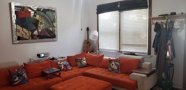 Foto del edificio - 11235 S Forrestville Ave