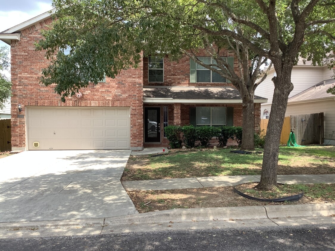 Foto principal - 213 Rocky Ridge Dr