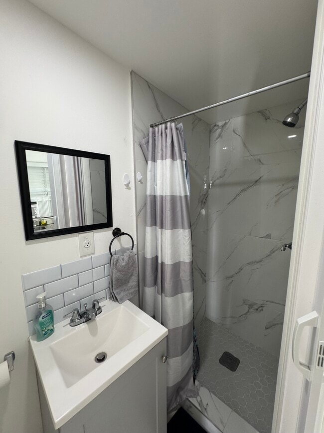 Foto del edificio - 6242 SW 24th St