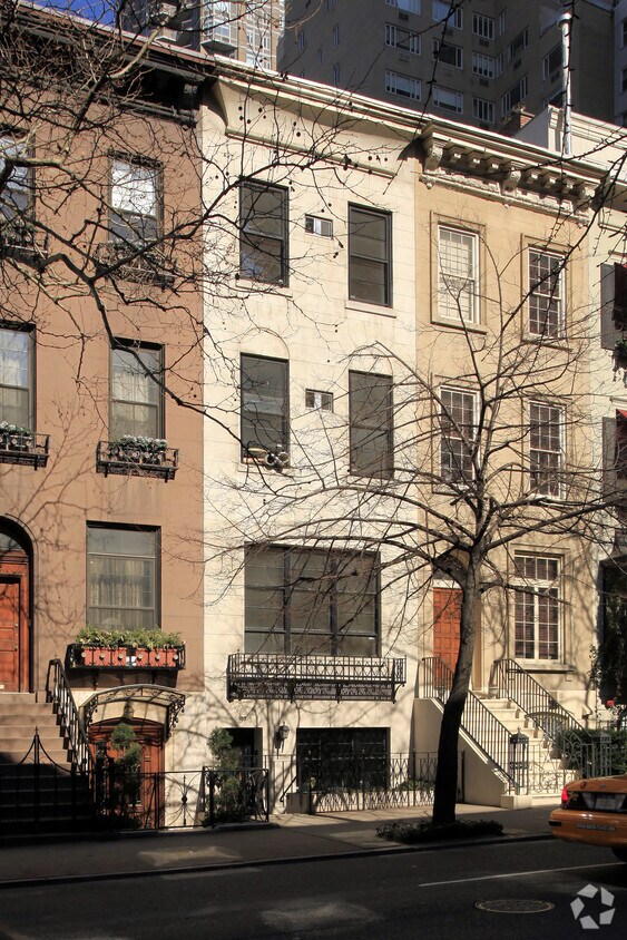 Primary Photo - 163 E 62nd St