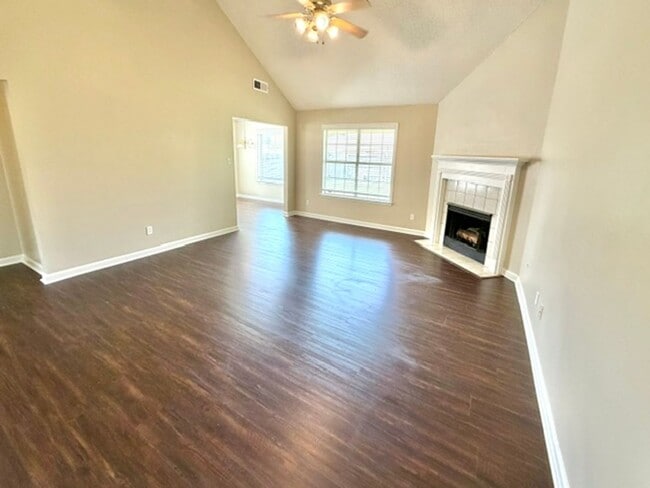 Photo - 6806 Skylar Mill Ave Apartment