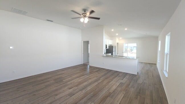 Building Photo - new 3/2 home